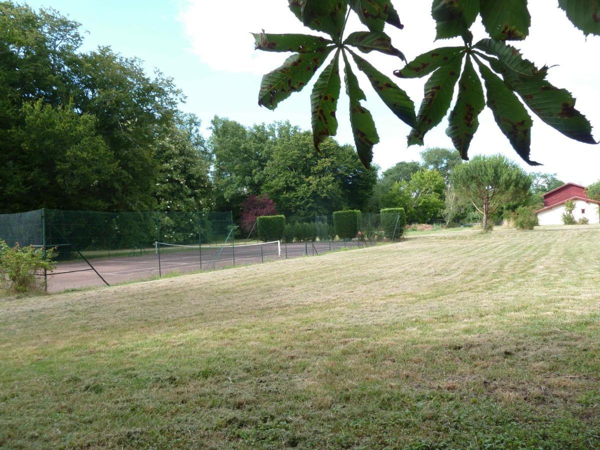 Chateau Rosemont - Grande Maison Familiale Campagne Dans Le Medoc Avec Piscine Et Tennis A 15 Mn Bordeaux Labarde Exteriör bild