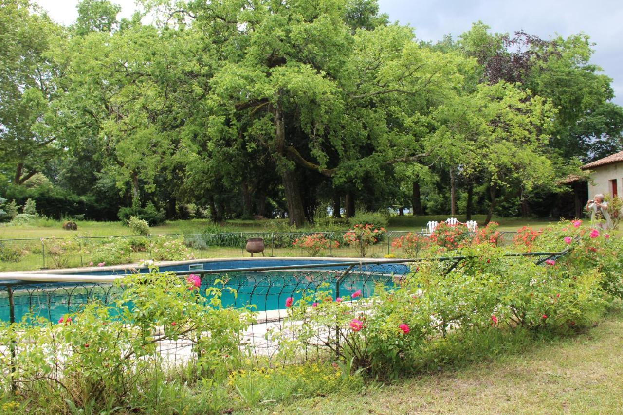 Chateau Rosemont - Grande Maison Familiale Campagne Dans Le Medoc Avec Piscine Et Tennis A 15 Mn Bordeaux Labarde Exteriör bild